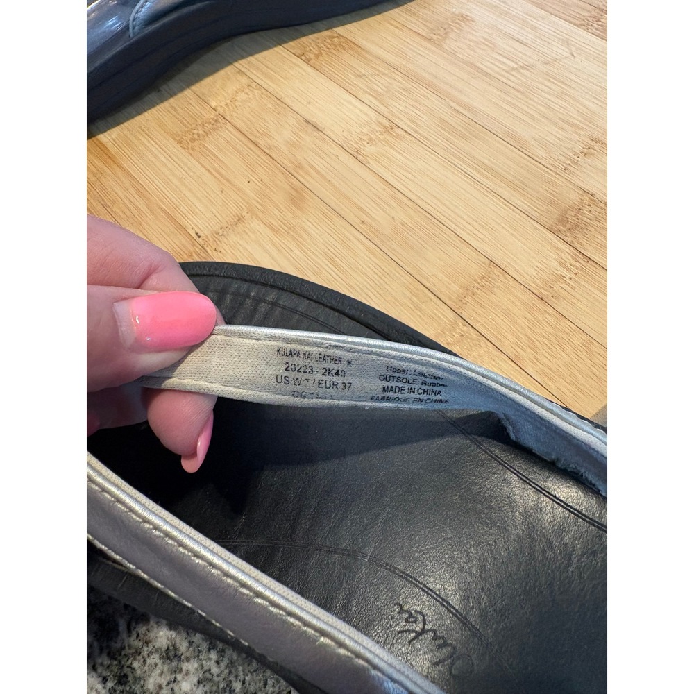Olukai Kulapa Kai Leather Flip Flops Silver Black Womens 7 20223-2K48 Sandals - Picture 7 of 7